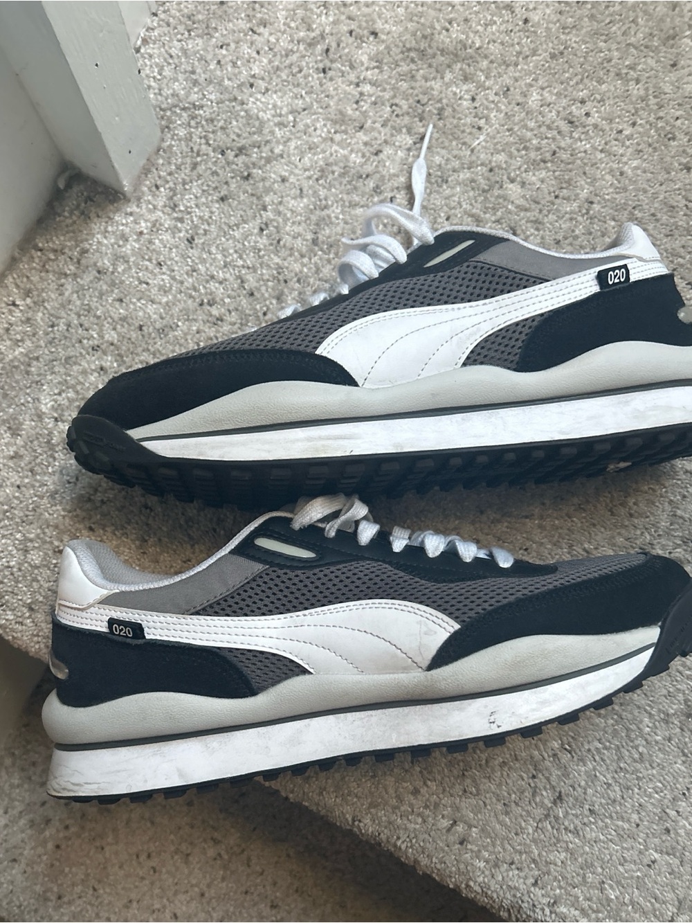 Puma Men’s Black, Gray & White Retro Runner Sneakers size 11 like new